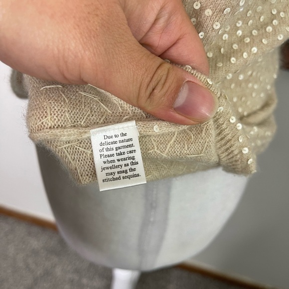 Vertical Design 2 ply cashmere Full Sequined Crewneck sweater Sz M Tan Holiday - Picture 8 of 10